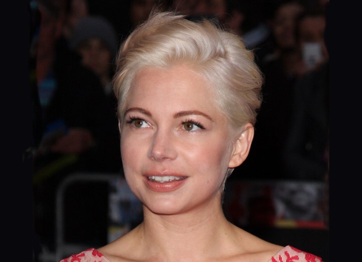 Michelle Williams wearing her hair in a pixie cut