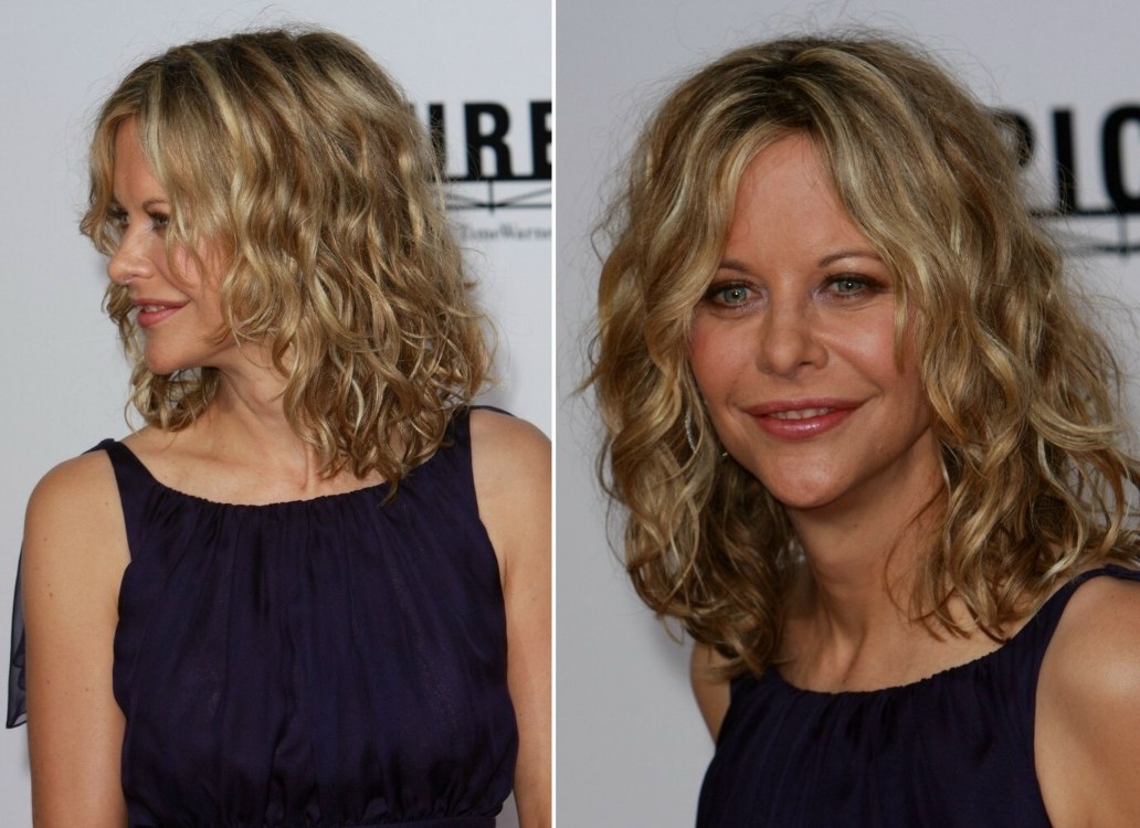 Meg Ryan with hair touching the shoulders