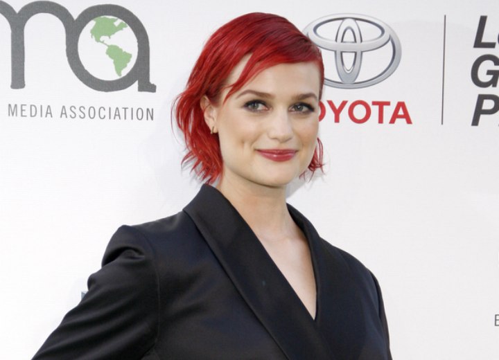 Alison Sudol's scarlet colored bob