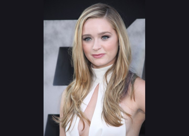 Greer Grammer - Blonde hair color and highlights