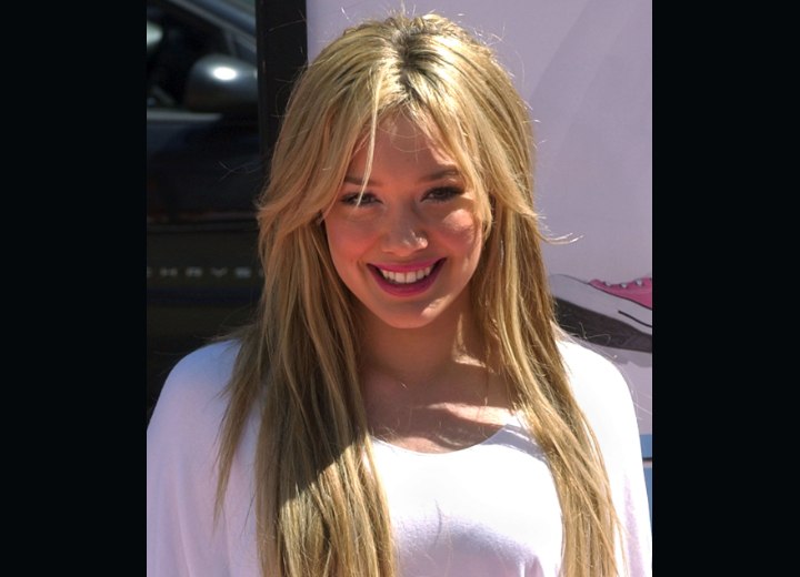 Hilary Duff wearing her hair very long and angled