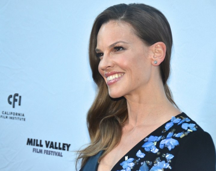 Hilary Swank's simple yet elegant hairstyle