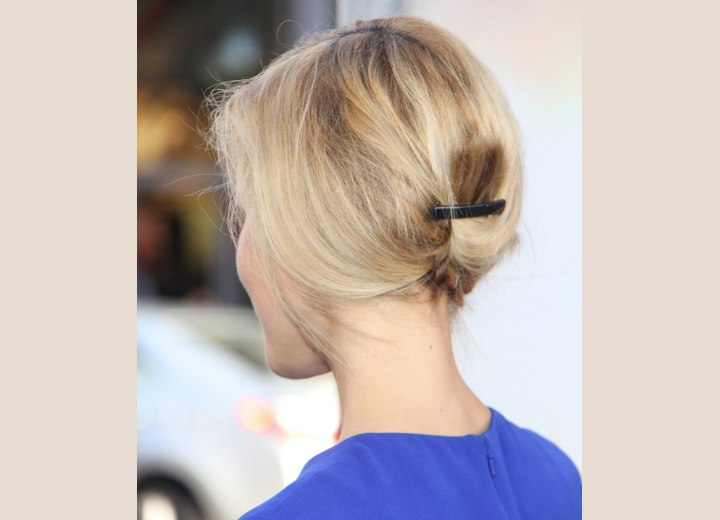 Isabel Lucas - Back view of a faux bob updo