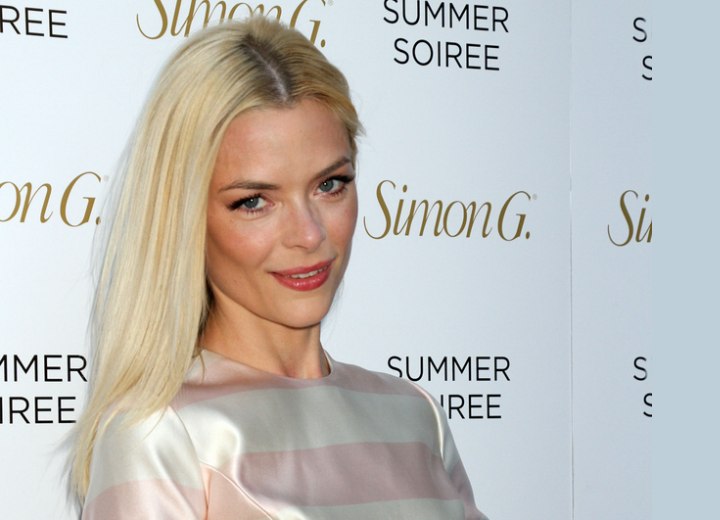 Jaime King - Eelegant and easy to do long hairstyle