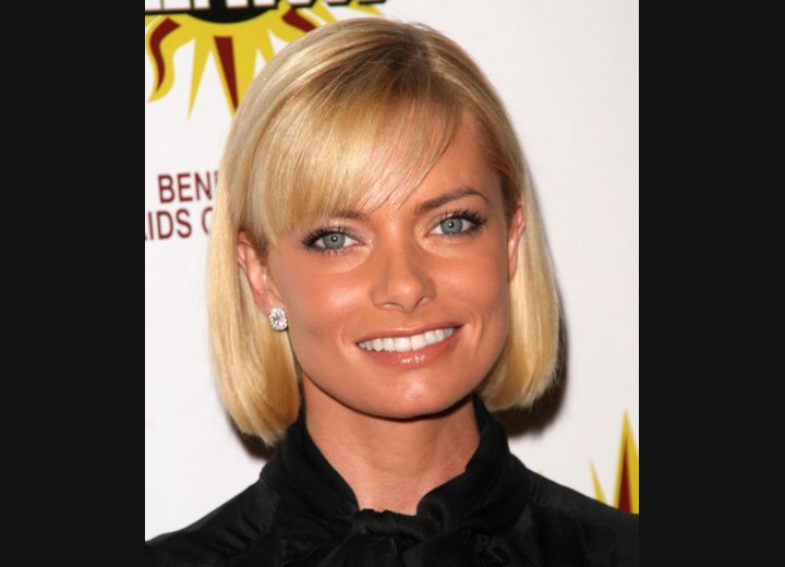Jaime Pressly wearing a bob with side swept bangs
