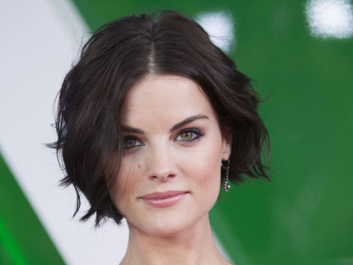 Jaimie Alexander - Short bob for wavy hair