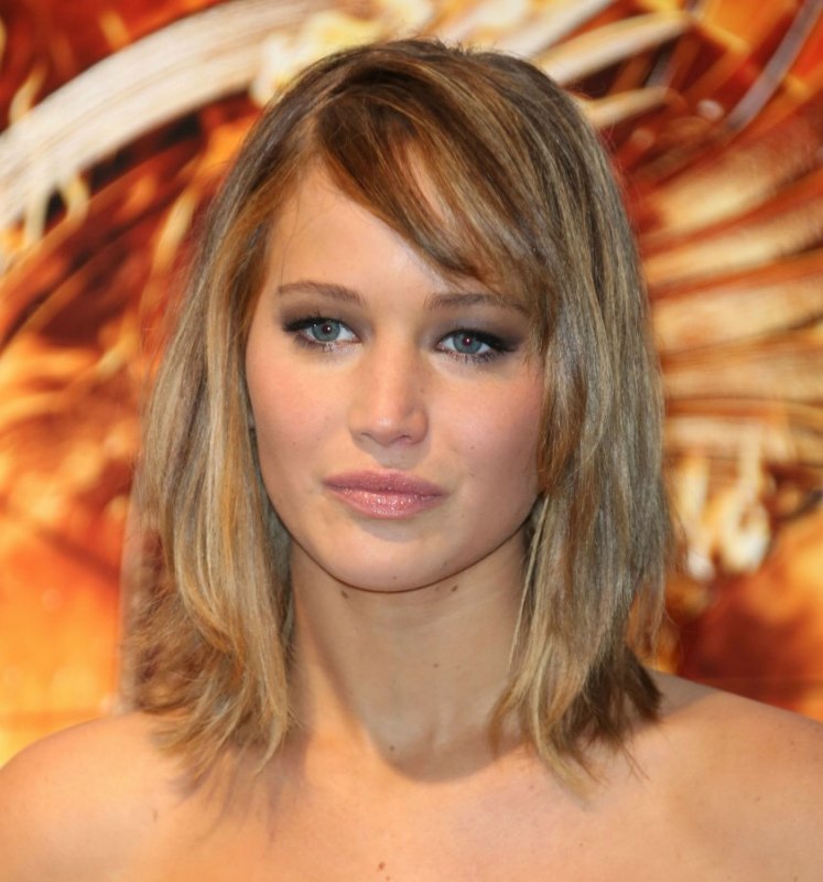 Jennifer Lawrence  Hair coloring with a root boost