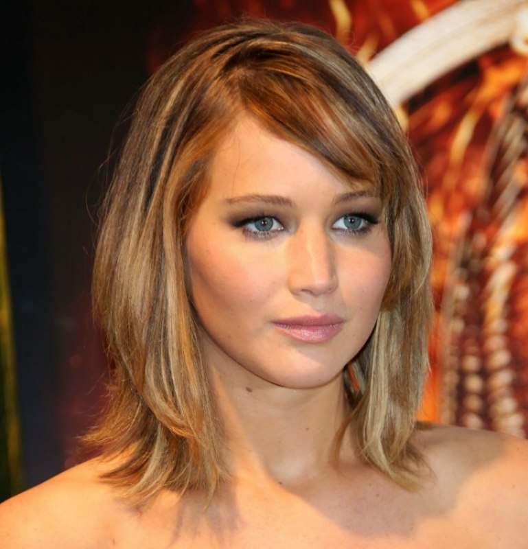 Jennifer Lawrence Hair Coloring With A Root Boost