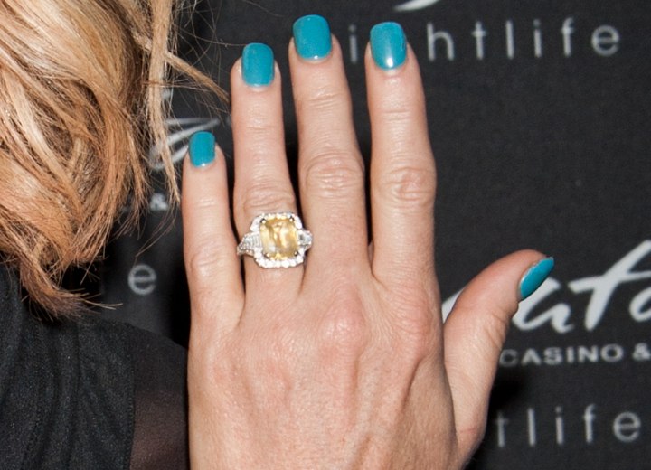 Jenny McCarthy's blue finger nails