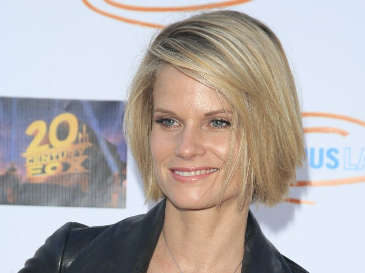 Joelle Carter - Chin length bob with side bangs