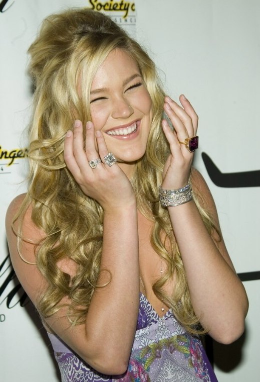 Joss Stone wearing her very long hair messy and inspired 