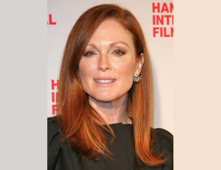Julianne Moore - Hairstyle for women over the age of 50
