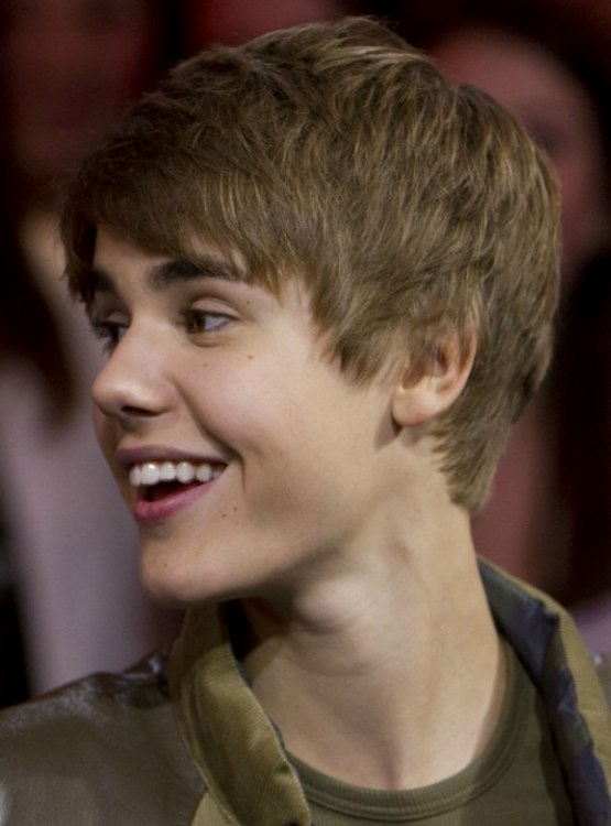 Justin Bieber's haircut resembling the Beatle haircut