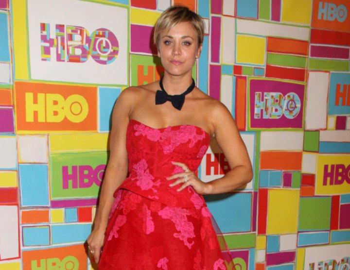 Kaley Cuoco's short hairdo