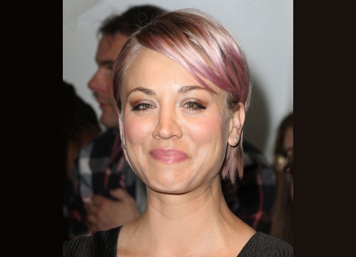 Kaley Cuoco - Short hair with pink strands