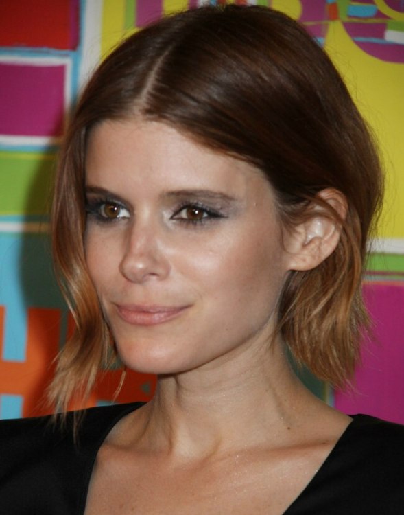 Kate Mara  Hair in an airy bob with a low maintenance color