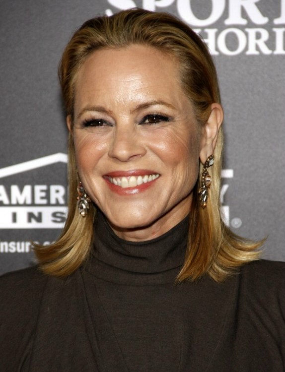 Maria Bello's age appropriate hairstyle that makes an over 