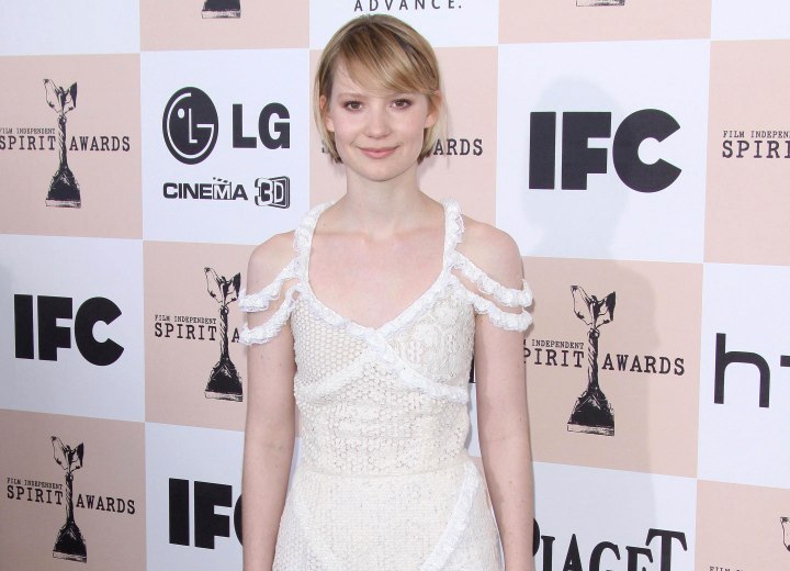 Mia Wasikowska's bob haircut