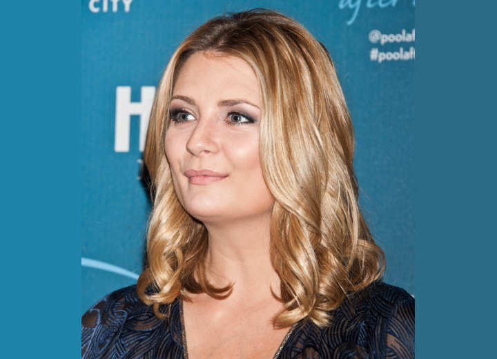 Mischa Barton with practical shoulder-length hair