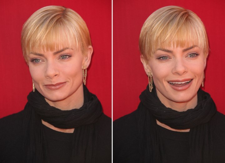 Pixie cuts - Jaime Pressly