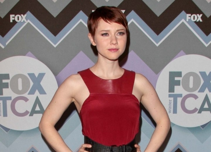 Pixie cuts - Valorie Curry