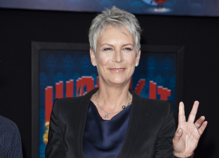 Pixie cuts - Jamie Lee Curtis