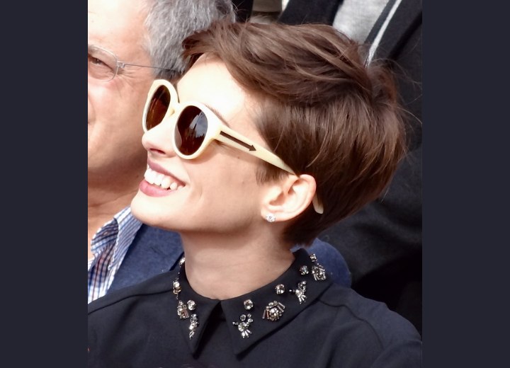 Pixie cuts - Anne Hathaway