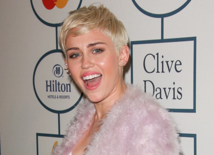 Pixie cuts - Miley Cyrus