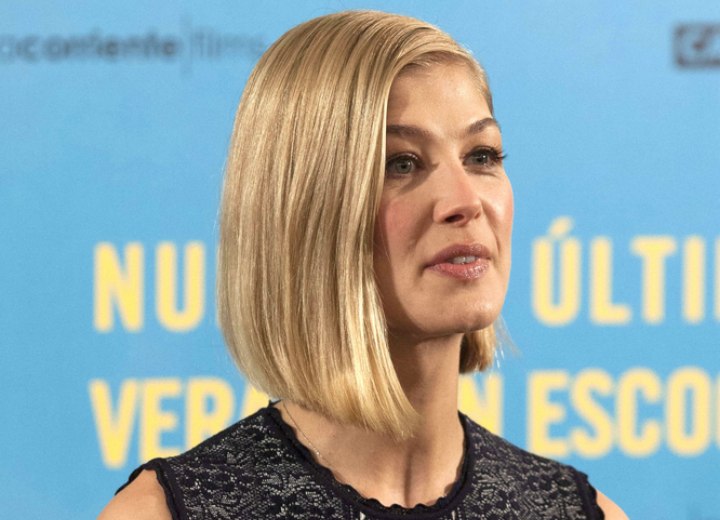 Rosamund Pike - Bob with an angled cutting line