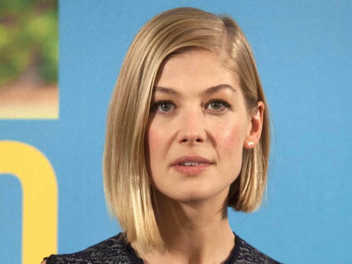 Rosamund Pike - Bob hairstyle with an off center part