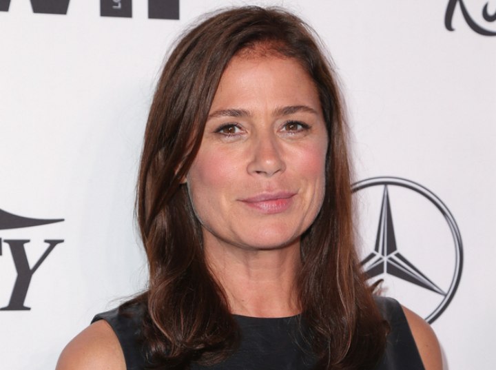Youthful hairstyles for older women - Maura Tierney.