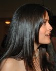  Salma Hayek's long hair with a tapered line on both sides