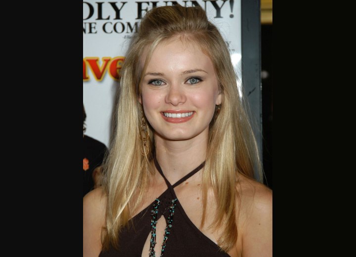 Sara Paxton - Long hairstyle with styling towards the back
