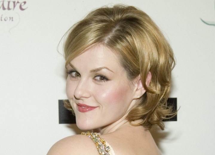 Sara Rue with shorter hair