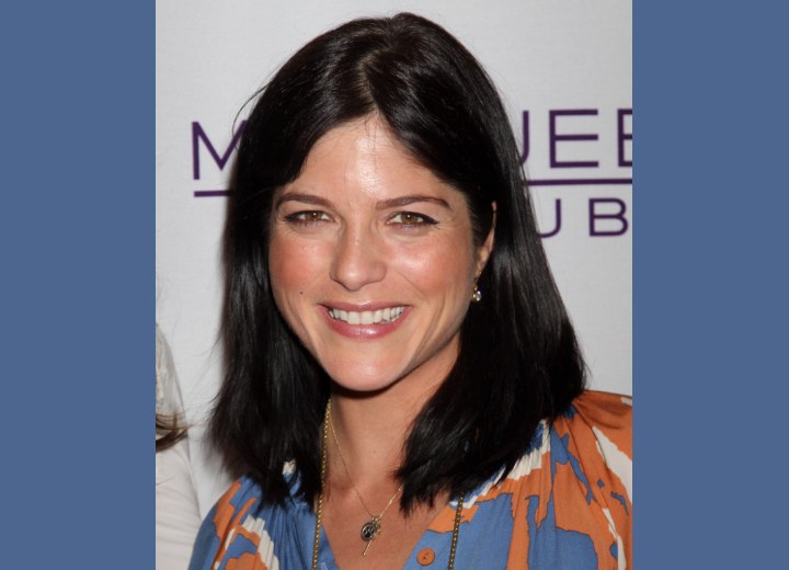 Selma Blair with medium length hair