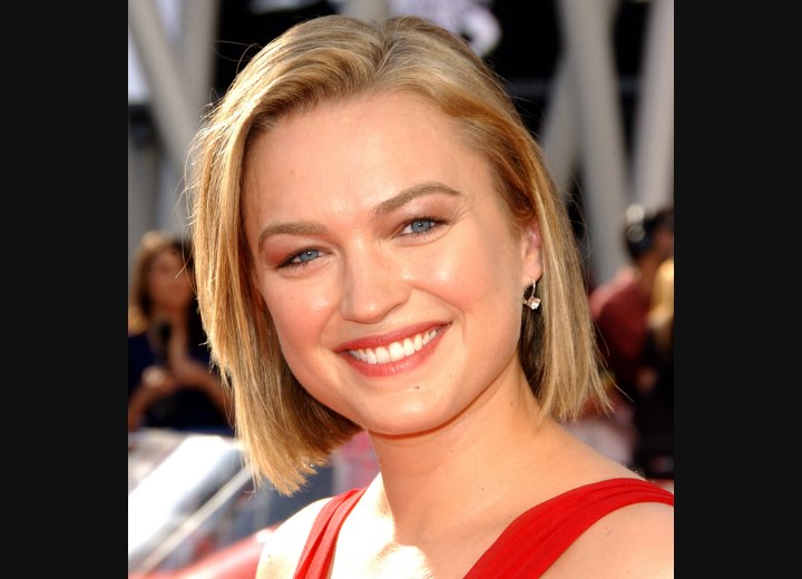 Sophia Myles with a short bob haircut