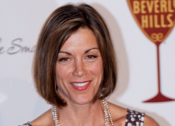 Wendie Malick wearing her hair in a bob