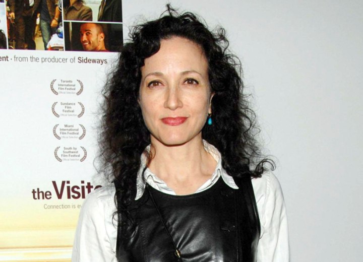 Bebe Neuwirth mit langen Haare