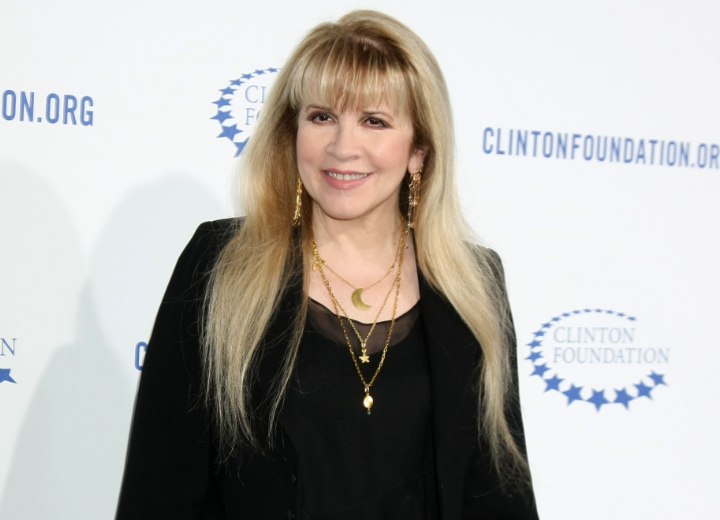 Stevie Nicks mit langen Haare