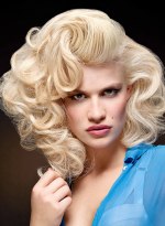 Blonde retro Frisur mit Locken