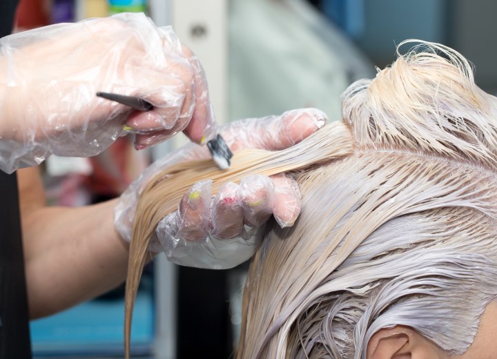 Lange Haare bleichen