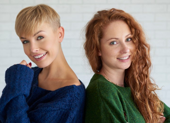 Frauen mit sehr kurzen und langen Haaren