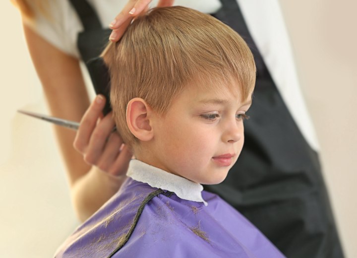 Niño en la peluquería