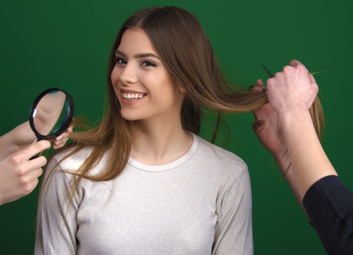 Analizar el cabello de una mujer