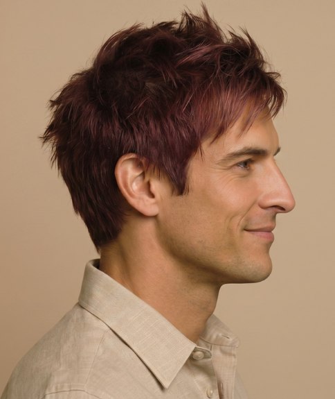 Cabello de hombre con reflejos - Vista lateral