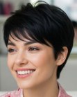 Corte pixie para cabello negro