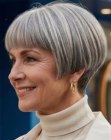 Corte corto para cabello canoso