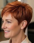 Corte pixie para mujeres mayores