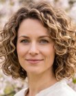 Corte para mujeres con cabello rizado