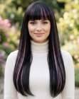 Cabello negro con reflejos rosas